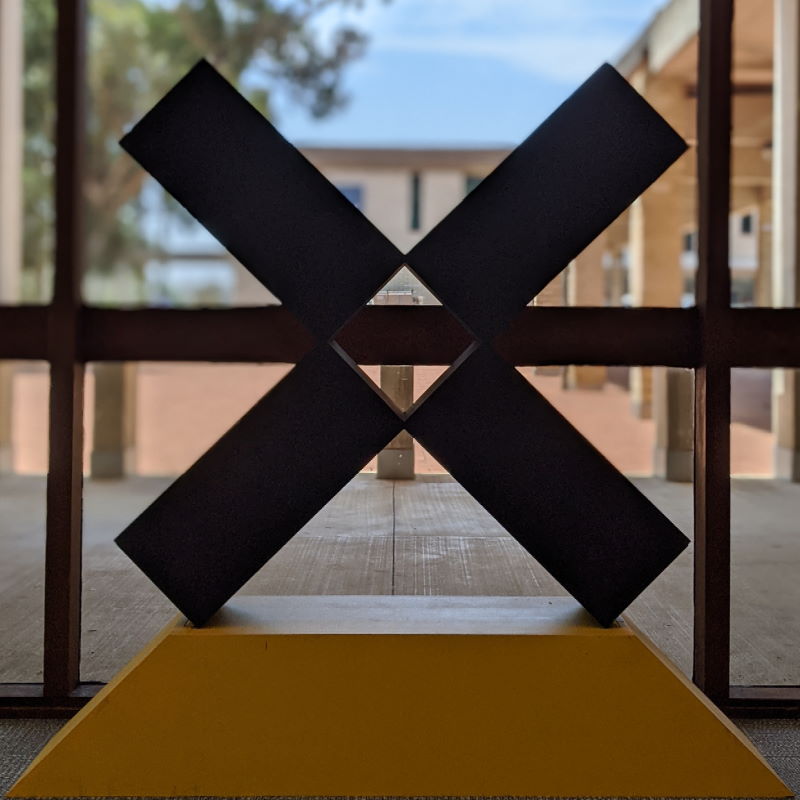 Mura Gadi fadx graduate exhibition x shaped sculpture